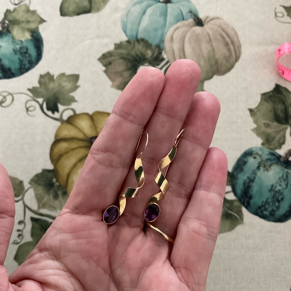 Amethyst Swirl Dangle Earrings in 10kt Yellow Gold